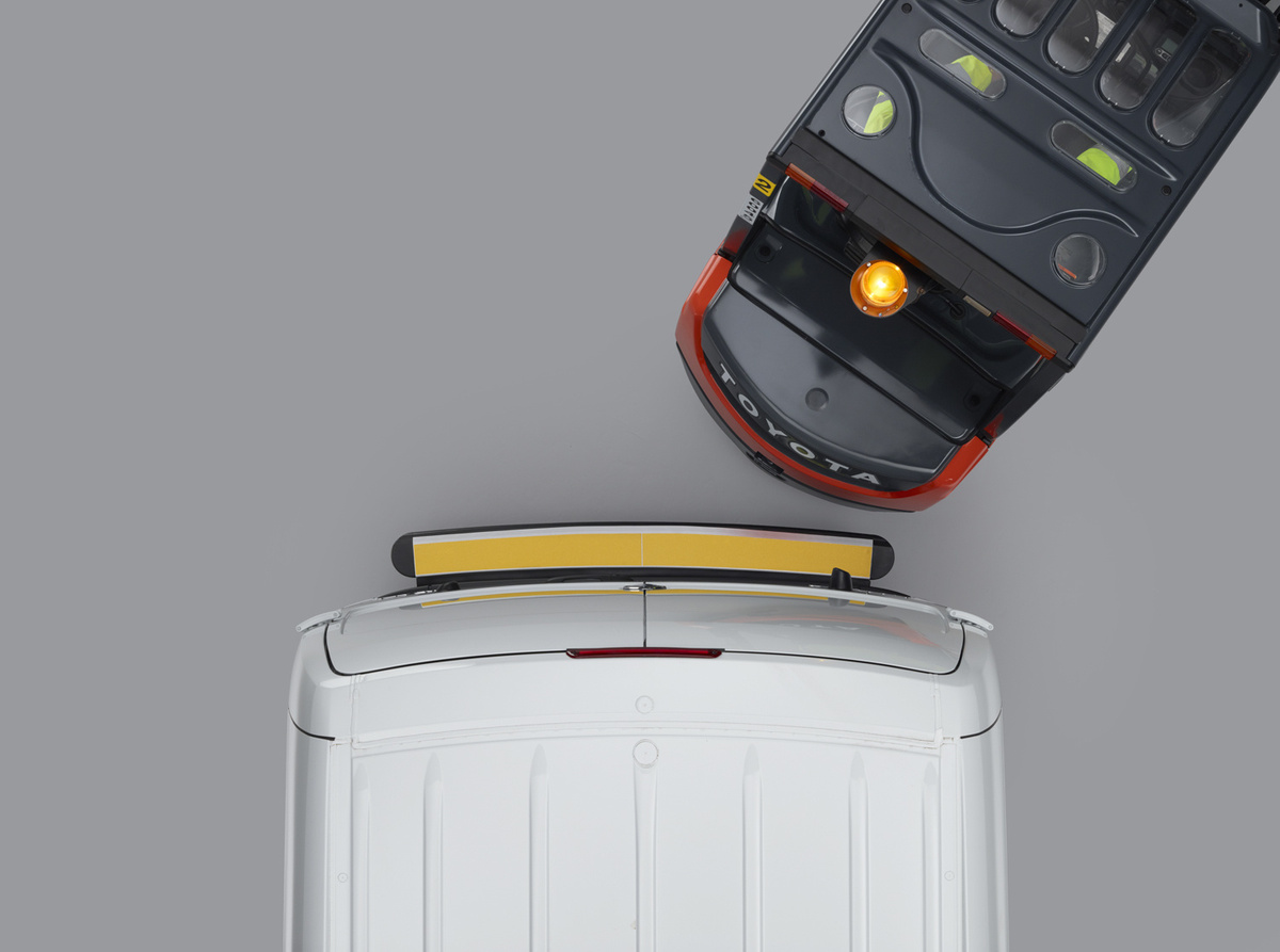 Tylny stopień Rhino Impact Step IMC11 Connect + Peugeot Boxer 2018-2021