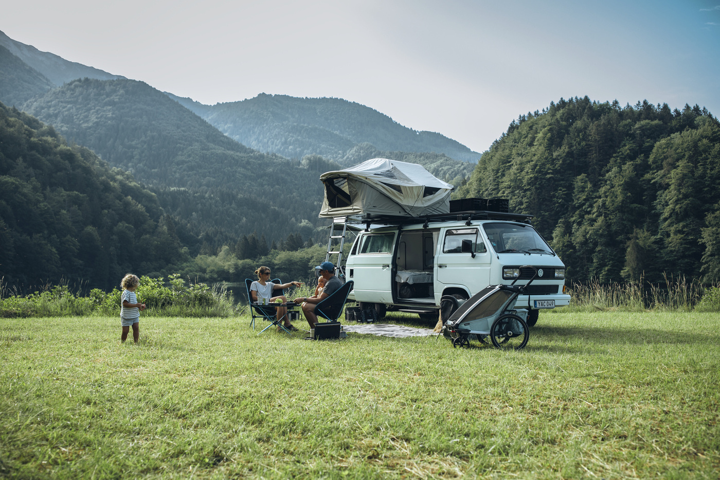 Kosz dachowy Thule Caprock Jeep Grand Wagoneer 2022-