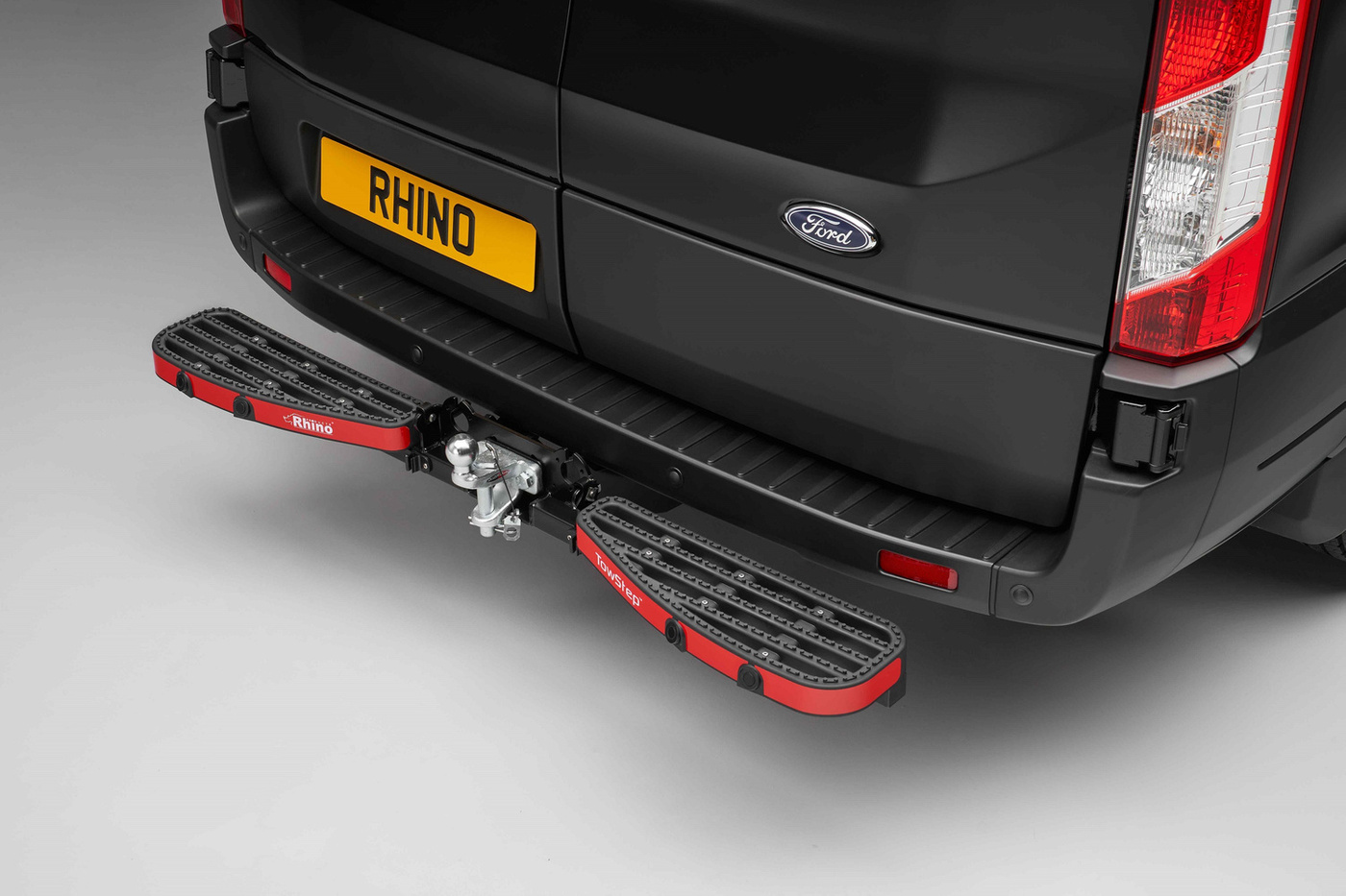 Tylny stopień Rhino TowStep TS11BOEF Black | Connect+