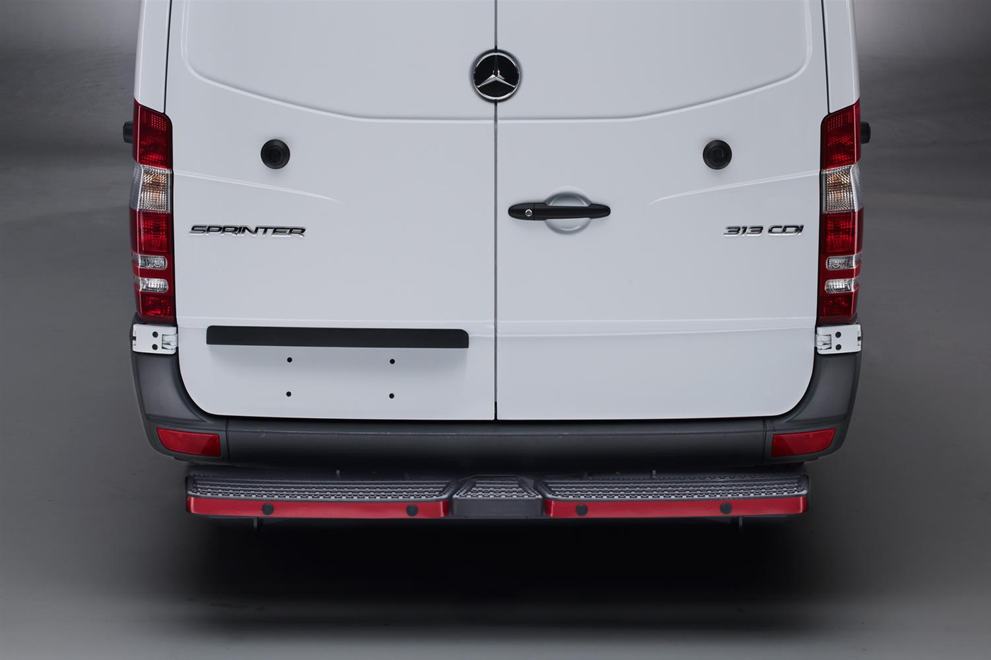 Tylny stopień dla aut dostawczych Rhino AccessStep SS320BR