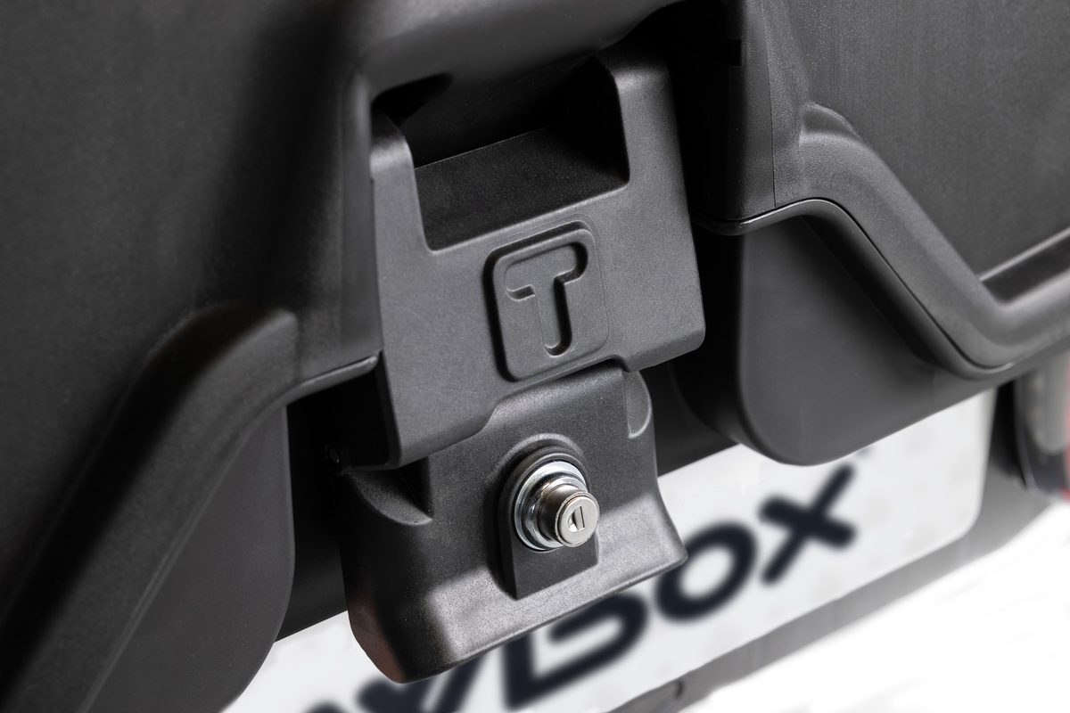 Box na hak 330l | Kufer Towbox Alpha Black LED