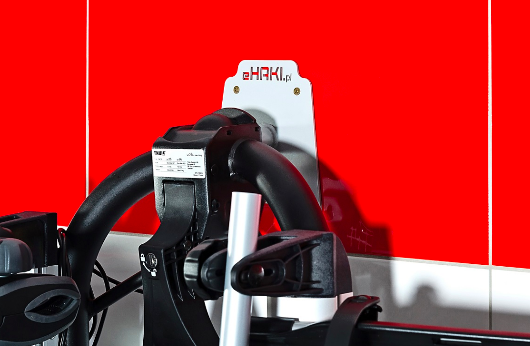 Wieszak na bagażnik rowerowy montowany na ścianie EHAKI