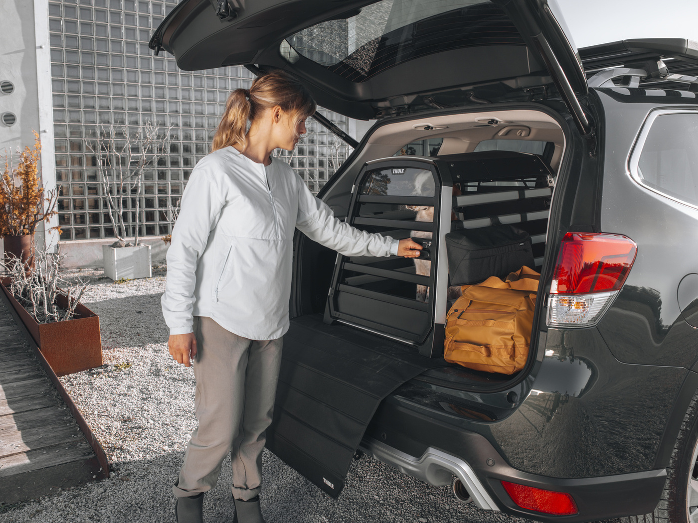 Klatka transportowa dla psa  Thule Allax L Compact 770003