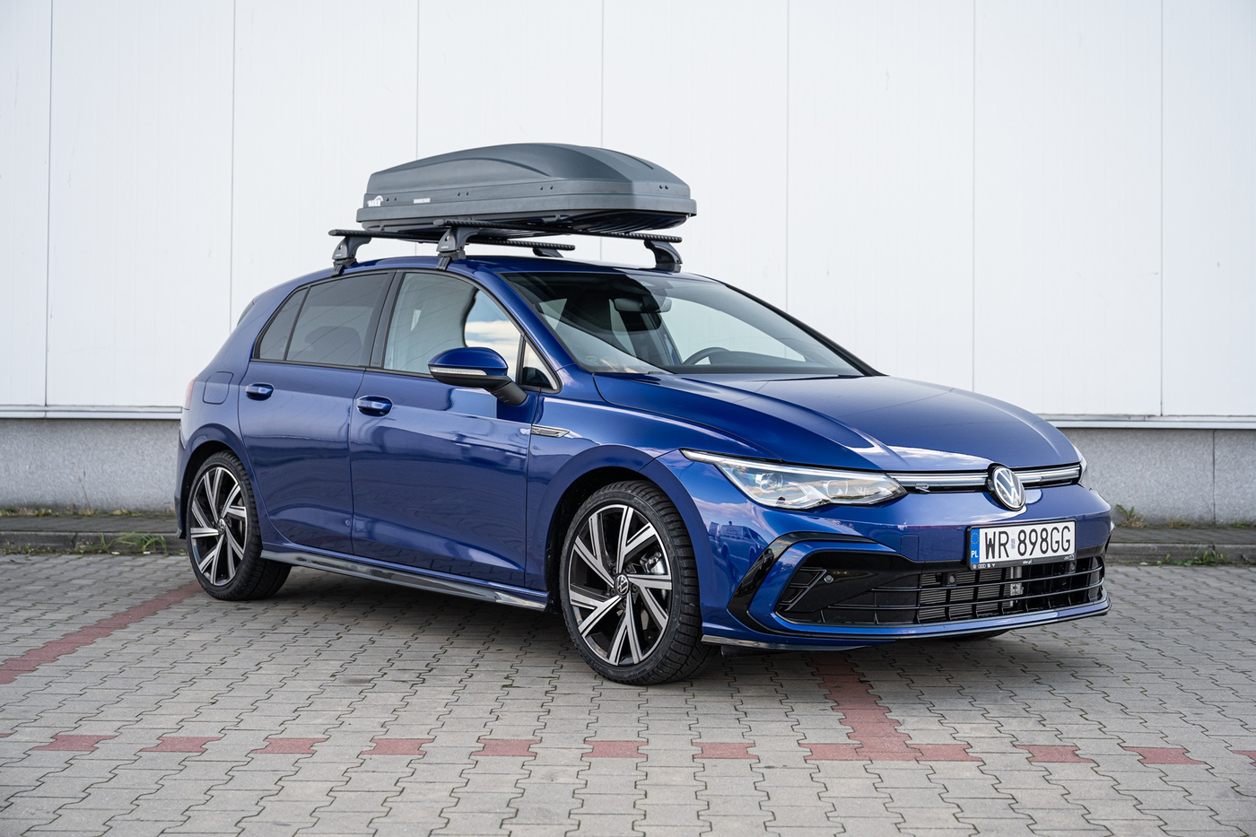 Bagażnik dachowy Box Hakr Magic 320 | Karbon