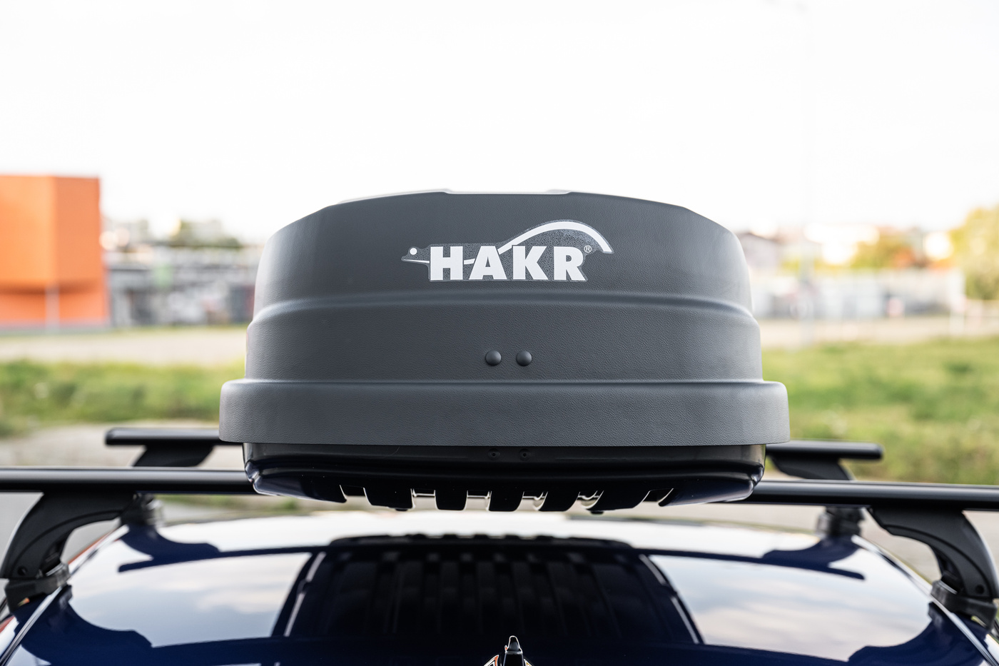 Bagażnik dachowy Box Hakr Magic 320 | Karbon