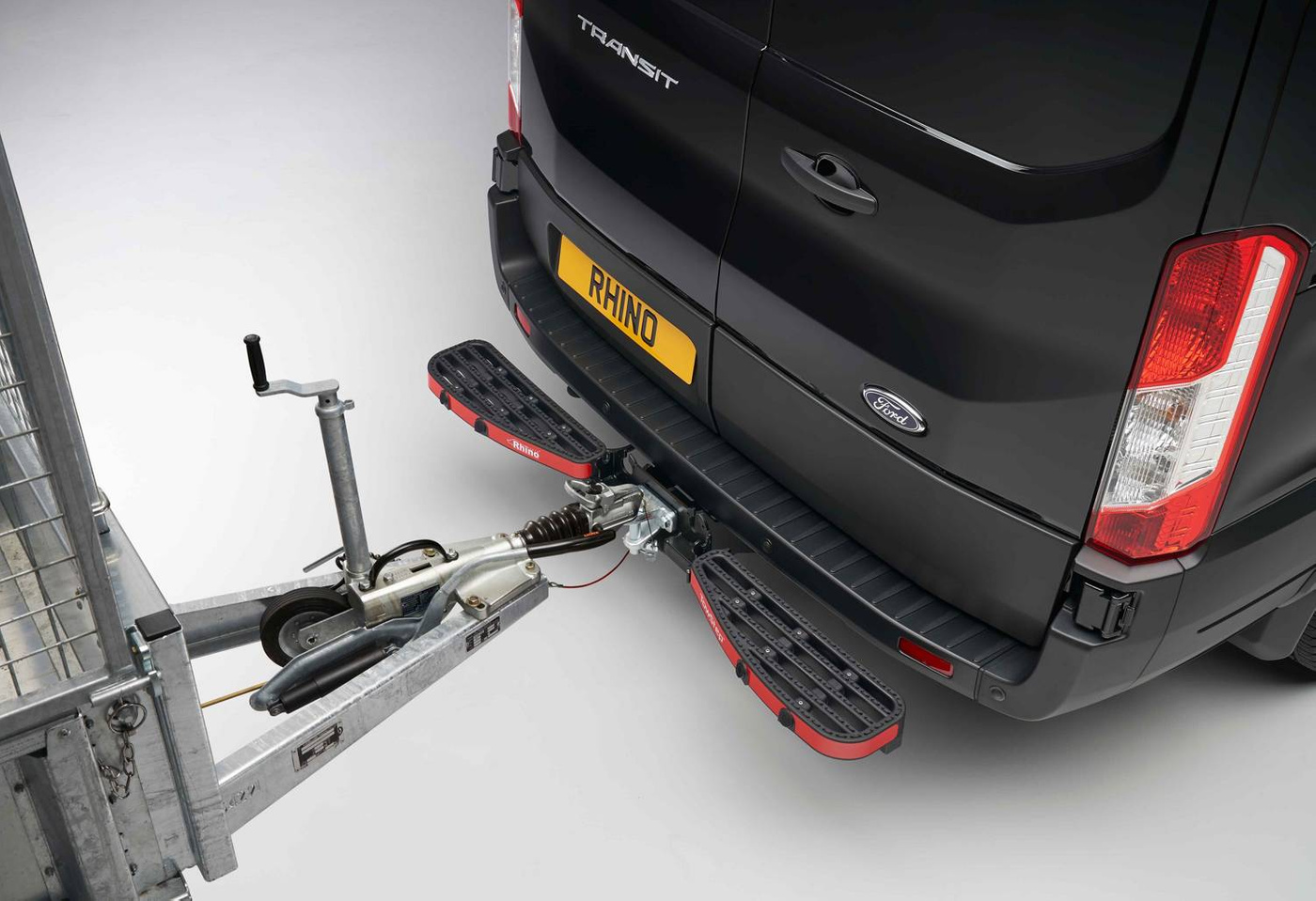 Tylny stopień Rhino Nissan NV400 Interstar (2010 - 2024)  + PDC