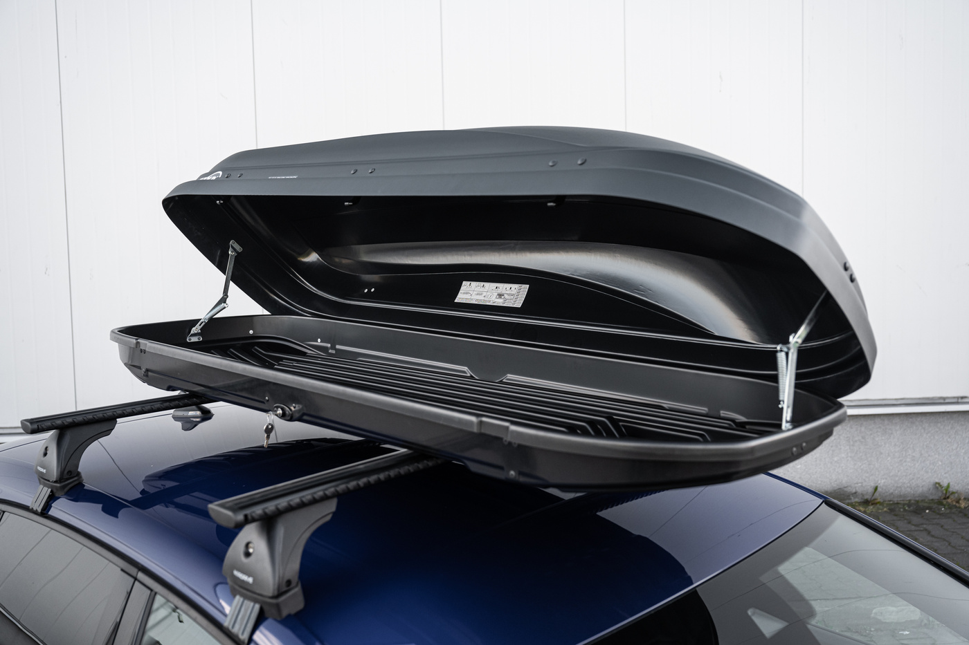 Bagażnik dachowy Box Hakr Magic 320 | Karbon