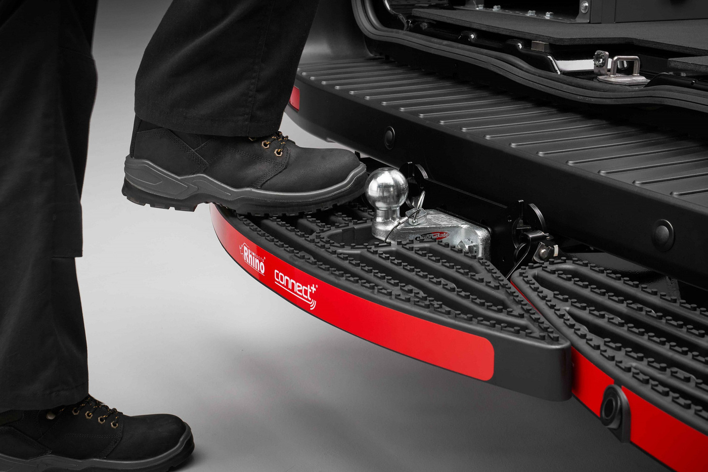 Tylny stopień Rhino Ford Transit Connect 2013 -