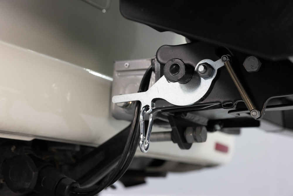 Box na hak Towbox Camper Urban Black | LED