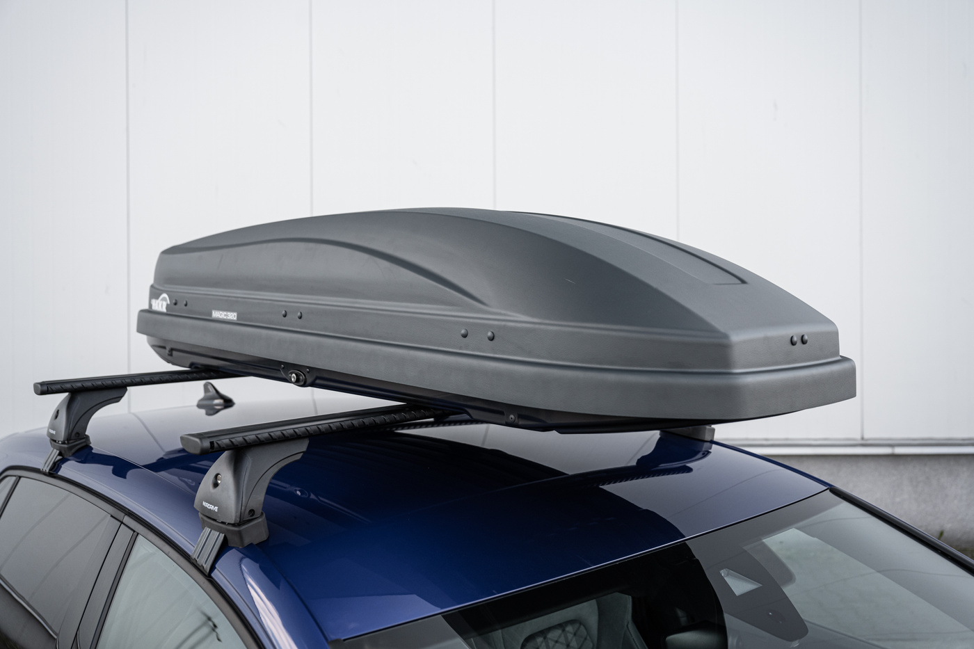 Bagażnik dachowy Box Hakr Magic 320 | Karbon