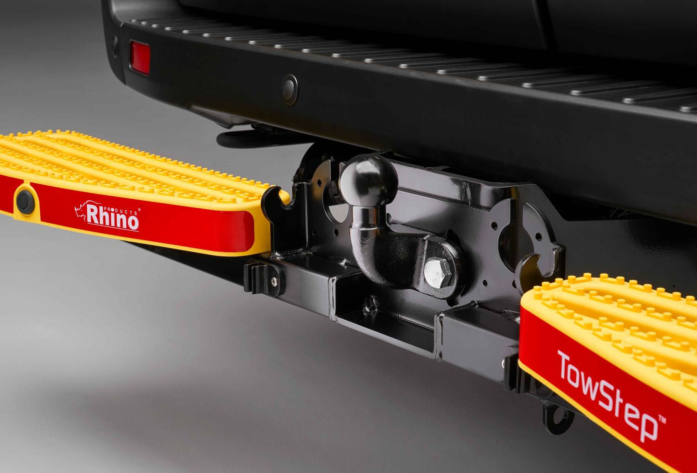 Tylny stopień Rhino Maxus V80 2016 -
