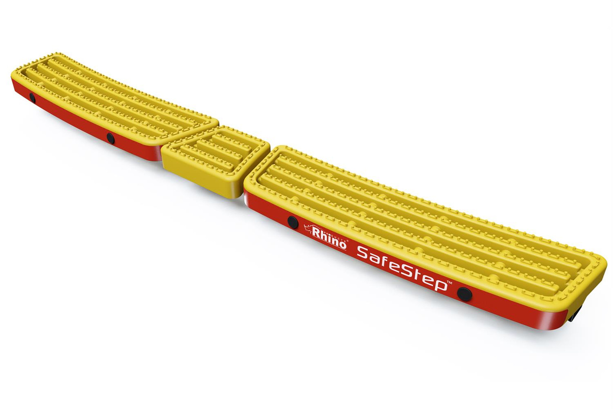 Tylny stopień dla aut dostawczych Rhino AccessStep SS320YR