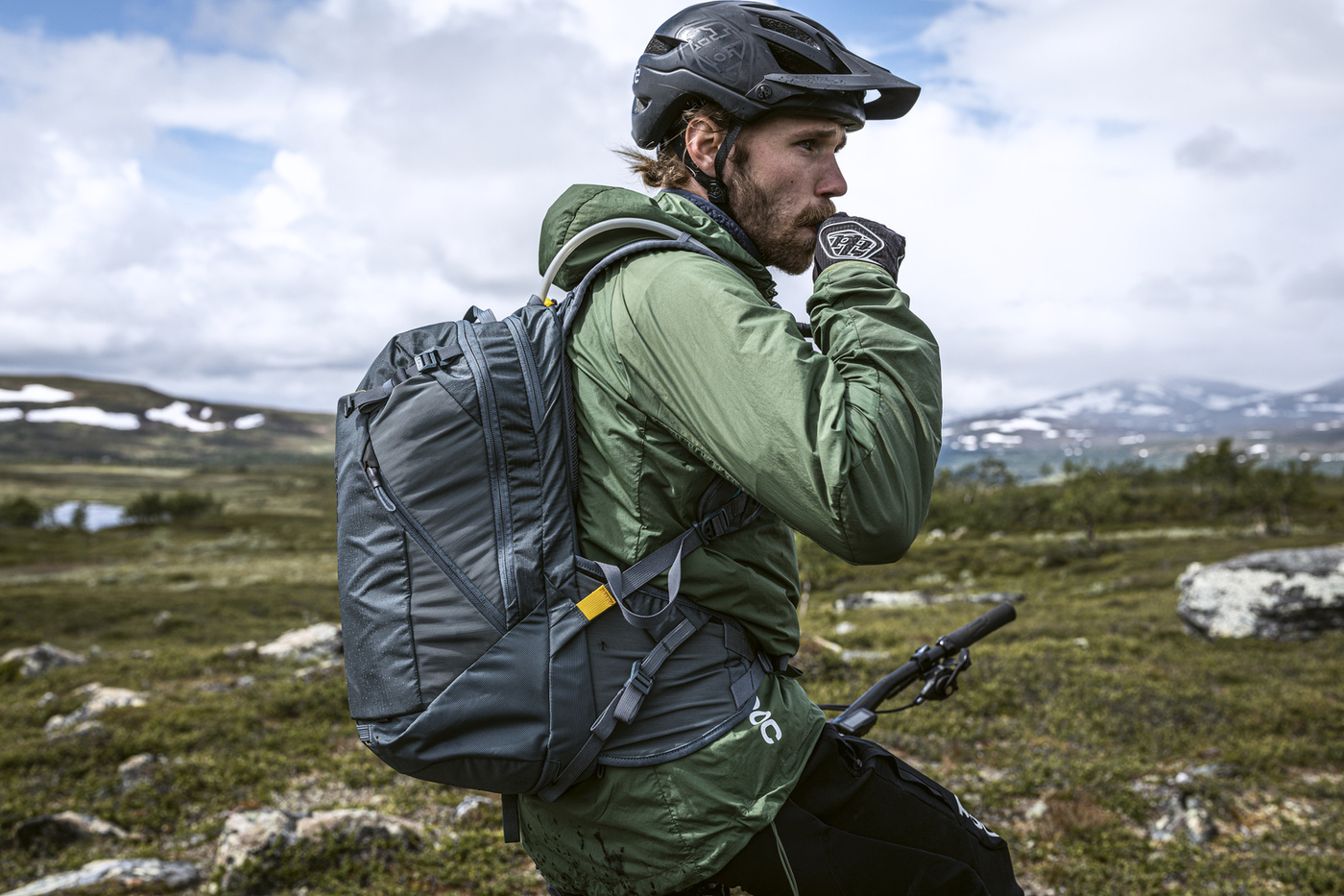Plecak hydracyjny Thule Rail Hydration Backpack 18 l szary 3204482