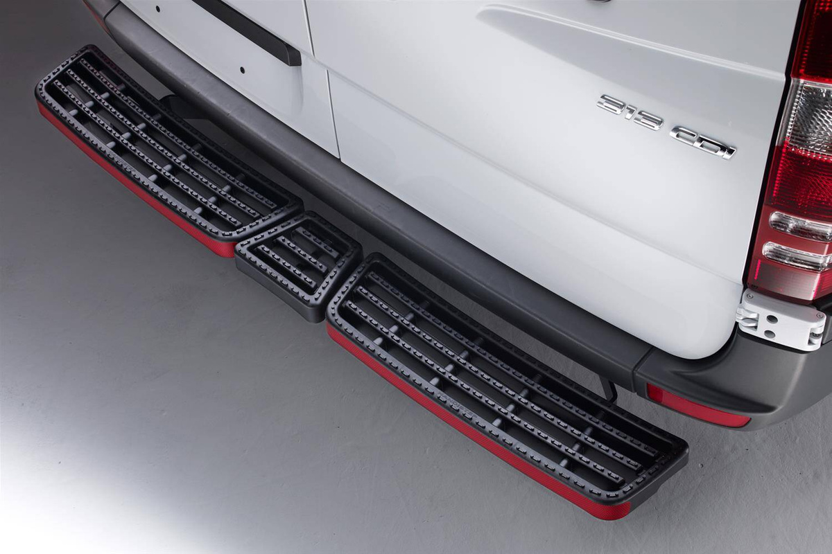 Tylny stopień dla aut dostawczych Rhino AccessStep SS306BR