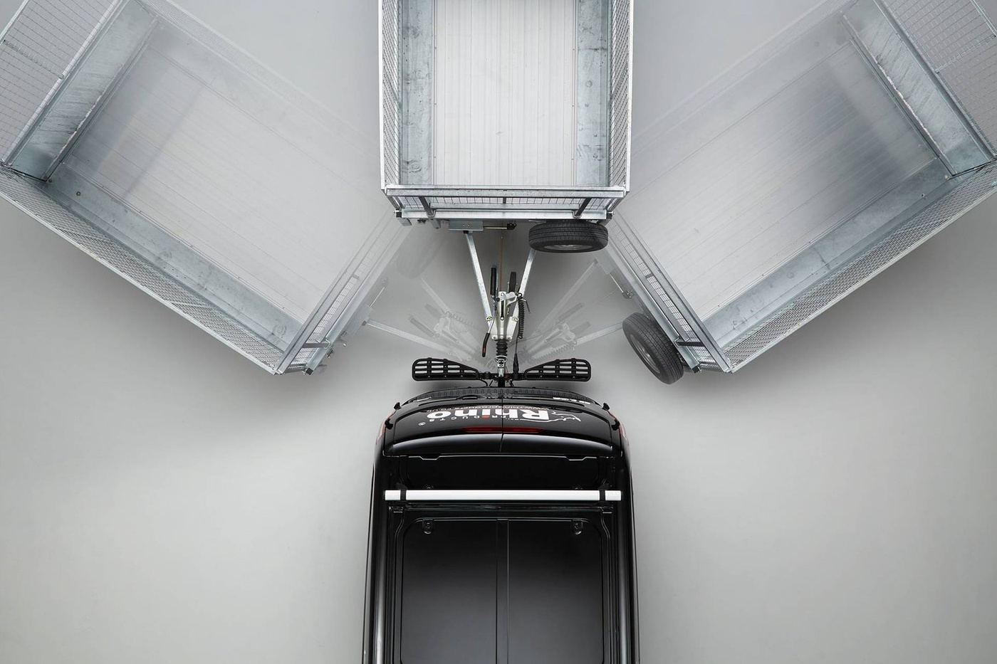 Tylny stopień Rhino Renault Trafic 2014 -