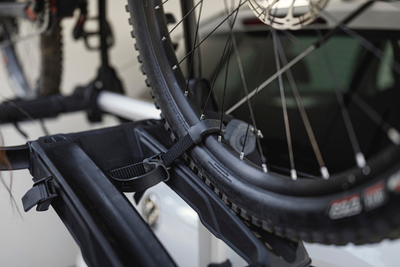 Thule OutWay 993 SUZUKI Baleno 2016-