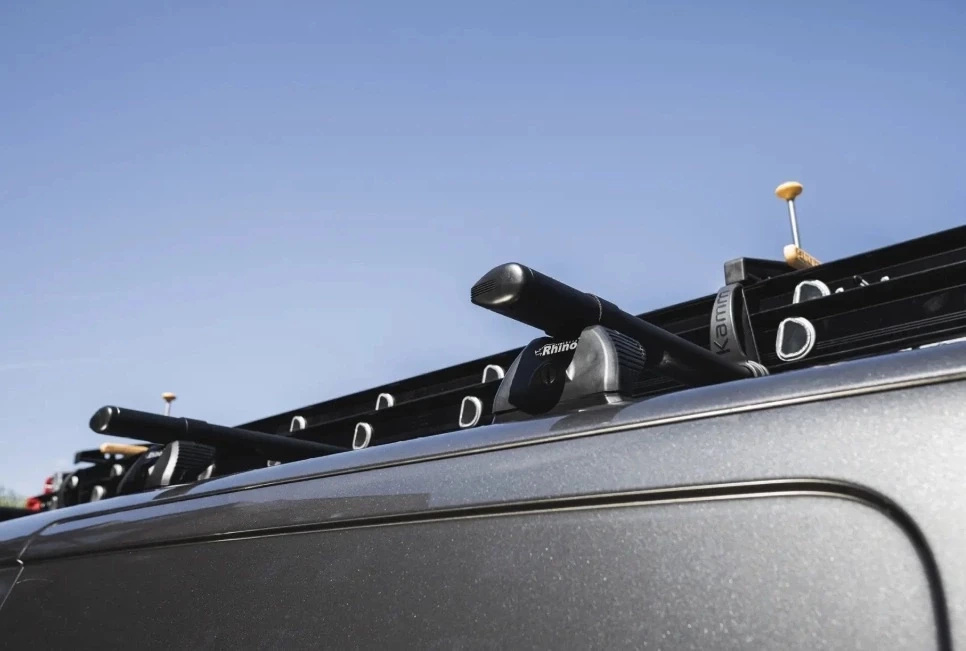 Bagażnik dachowy RHINO Kammbar Black QD5BA