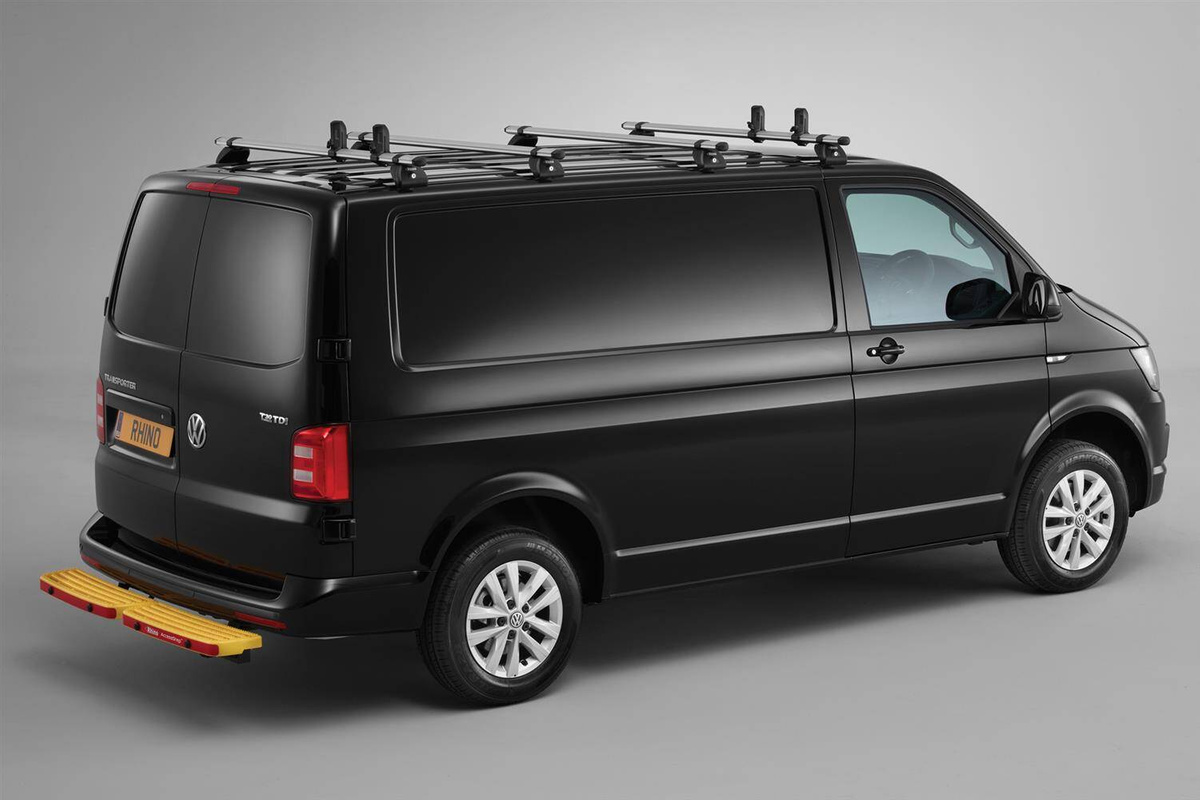 Tylny stopień dla aut dostawczych Rhino AccessStep SS227Y