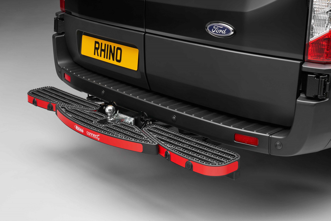 Tylny stopień Rhino Ford Transit Custom 2013 -
